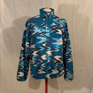 Woman’s Patagonia Blue White and Green Pullover